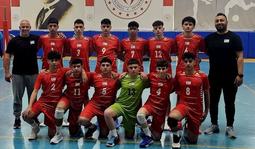 U15 erkeklerde final yolunda dev adım