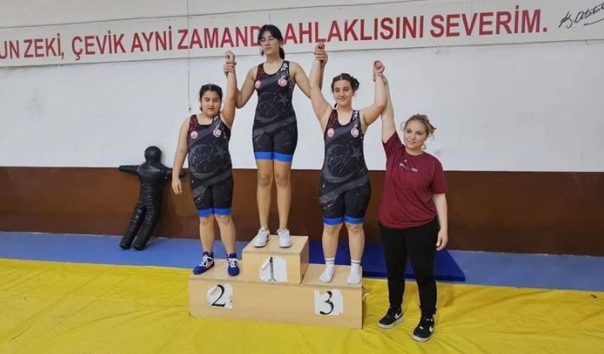 U15 ve U17 Kadınlar Güreşinde Büyük Heyecan