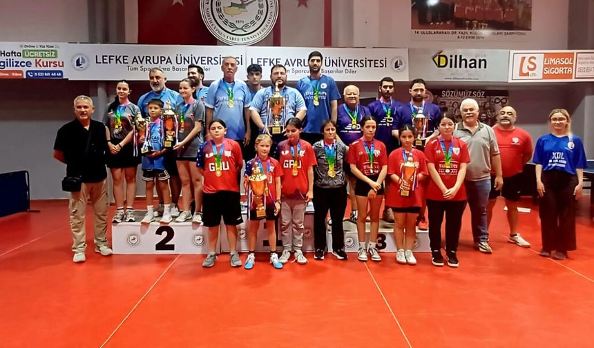 Masa tenisinde kupanın sahipleri LAÜ ve GAÜ