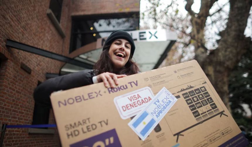 Dünya Kupası'na gidemeyene televizyon hediye ettiler