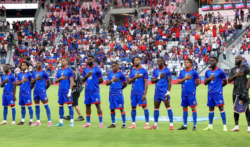 Haiti’nin tarihi formasına FIFA’dan yasak geldi