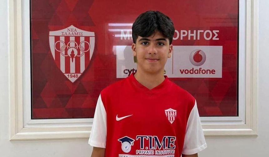 Erbay Gönelli, NEA Salamina U14 takımına imza attı