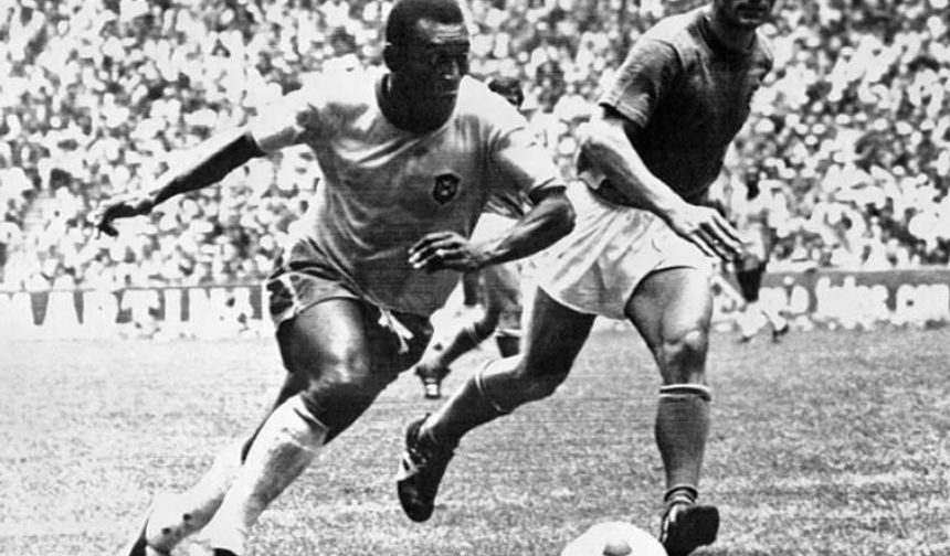 Pelé'nin  Dünya Kupası Forması Rekor Fiyata Satıldı