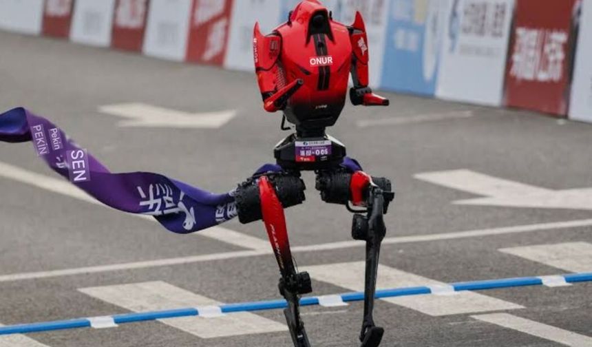 İnsansı robot Lightning, 100 metrede Bolt'u geride bıraktı