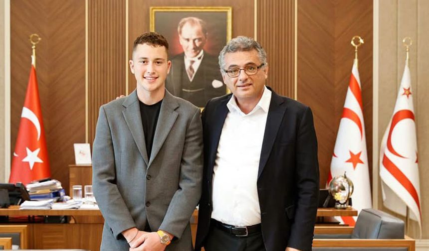 Cumhurbaşkanı Erhürman, Balkan şampiyonu Ada Şerif Sandallı’yı kabul etti