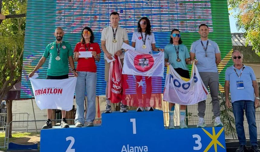 Kıbrıs Türk triatletlerden Alanya’da kürsü başarısı