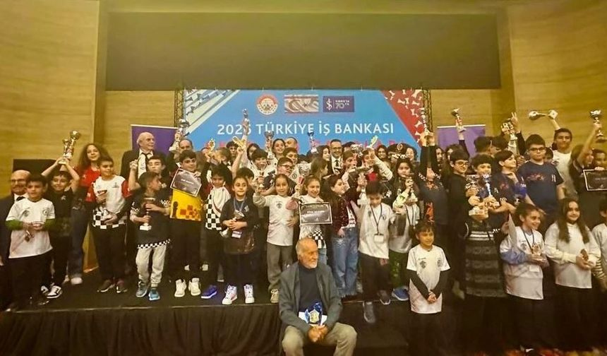 Türkiye İş Bankası KKTC Yaş Grupları Satranç Şampiyonası tamamlandı