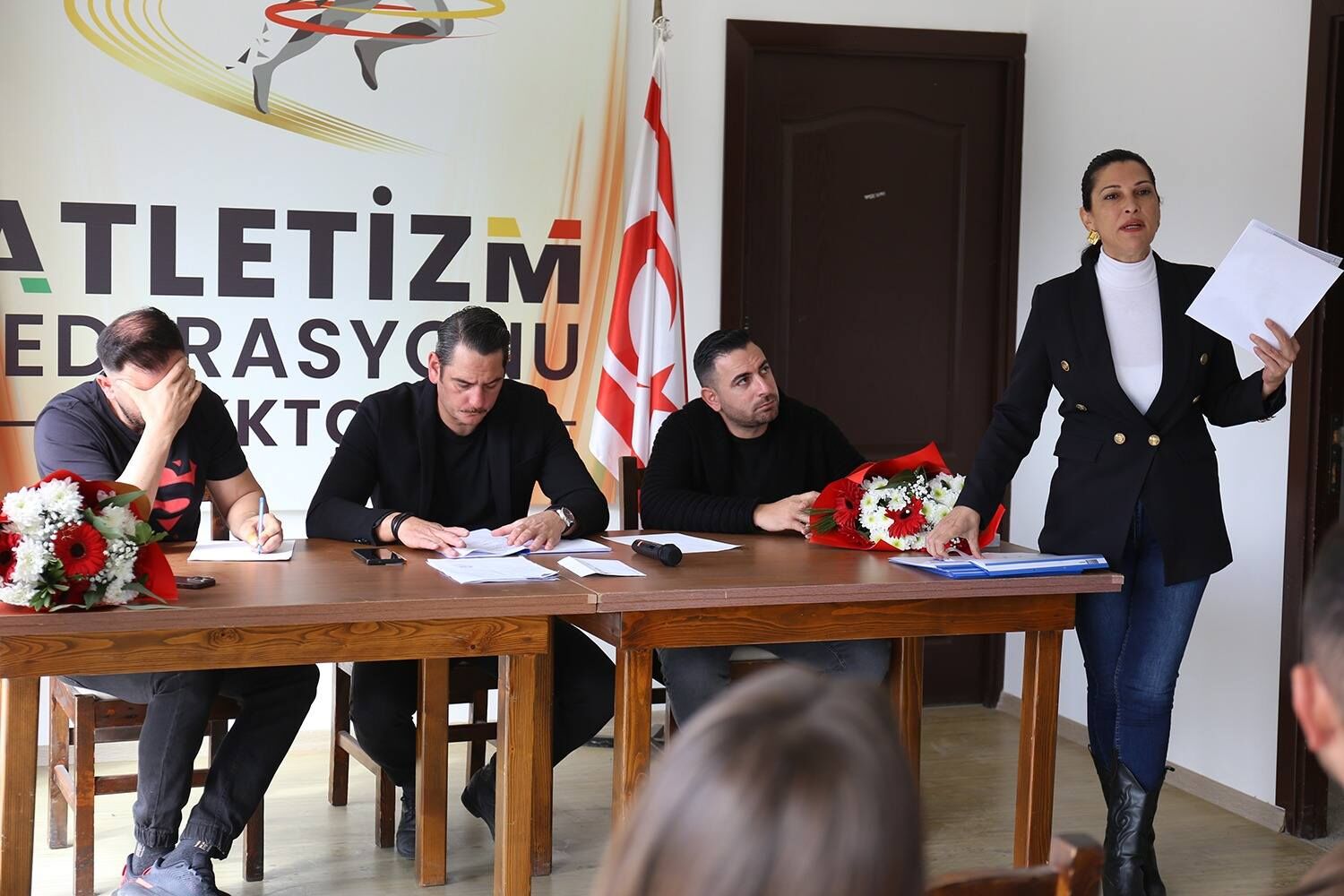 636793392 915426051000015 2945654850876319664 N