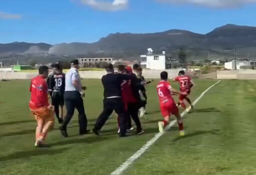 A2 Maçında Kavga 3