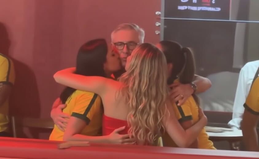 Don Carlo Ancelotti Hayatın Tadını Çıkarıyor