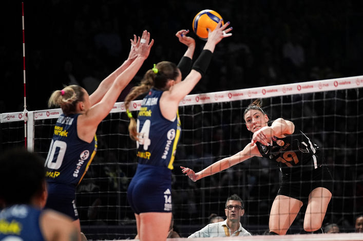 Fenerbahçe Pes Etmedi