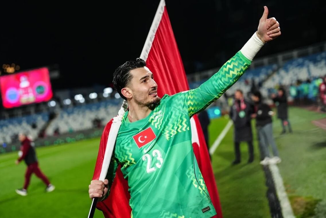 Kosova'da Ay Yıldızlı Coşku 7Jpg