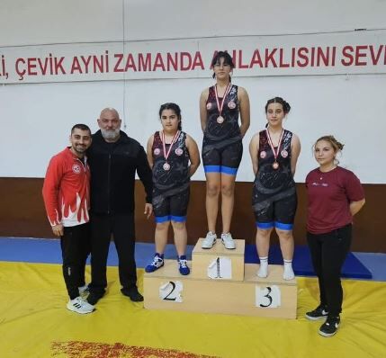 U15 Ve U17 Kadınlar Güreşinde Heyecan