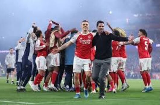 Arsenal 22 Yıl Sonra Premier Lig Şampiyonu 2
