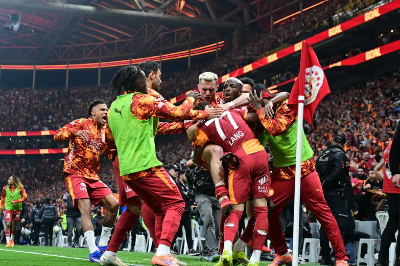 Galatasaray’dan Tarihi Taç! Üst Üste 4. Şampiyonluk 2