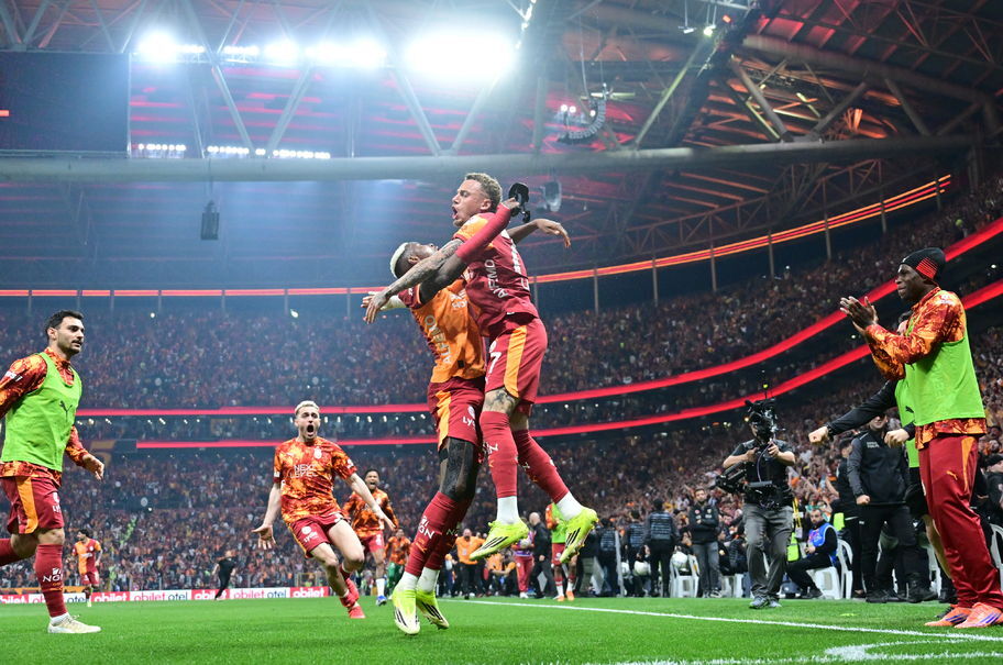 Galatasaray’dan Tarihi Taç! Üst Üste 4. Şampiyonluk 3
