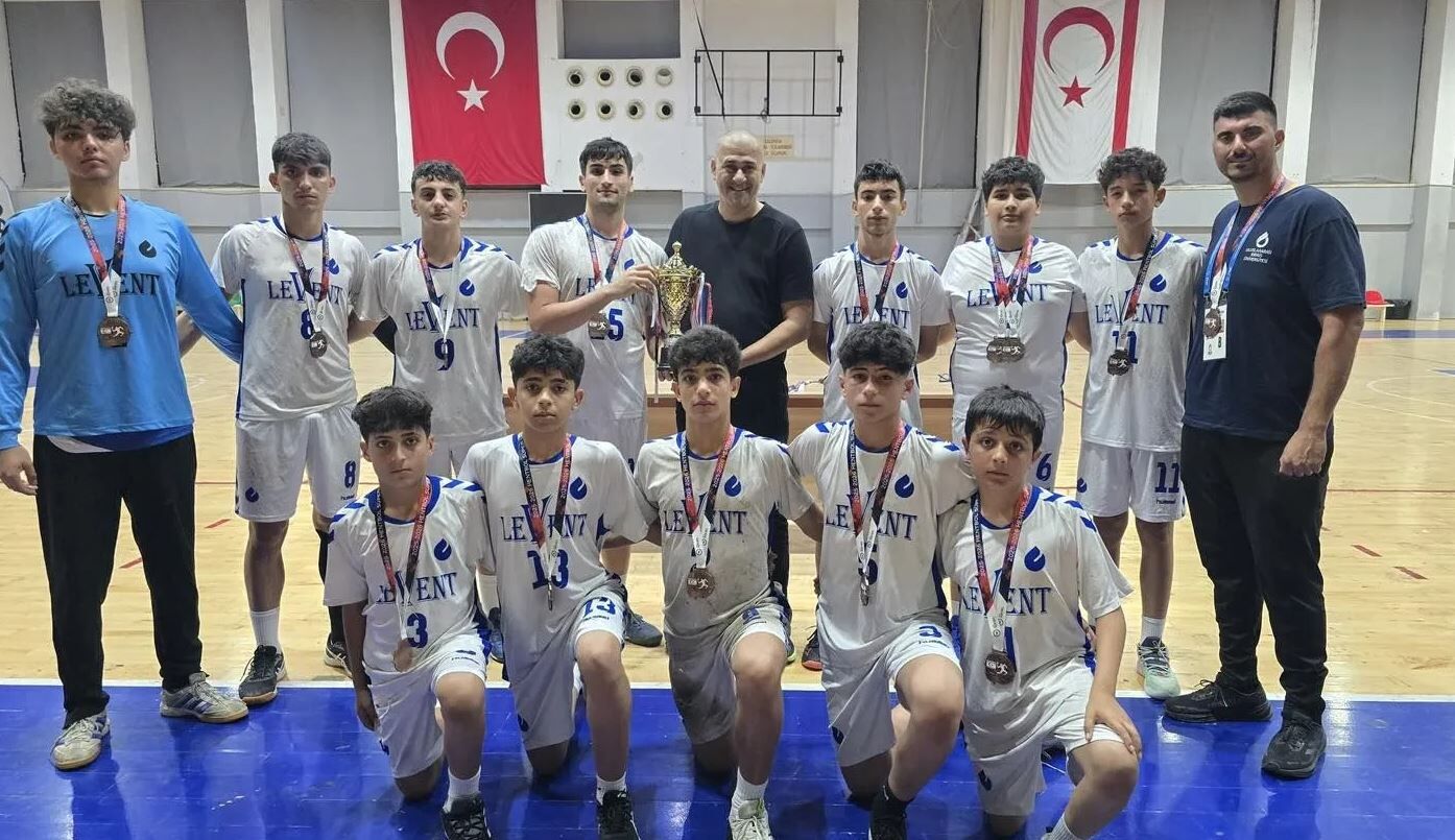 Ukü Ve Levent Sezonu Üçüncülükle Tamamladı 2