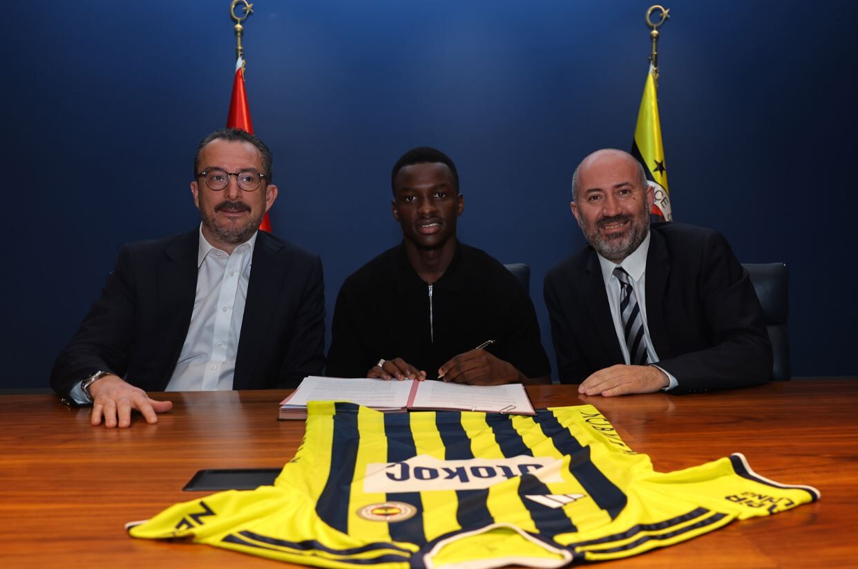Amara Diouf Resmen Fenerbahçe'de 2