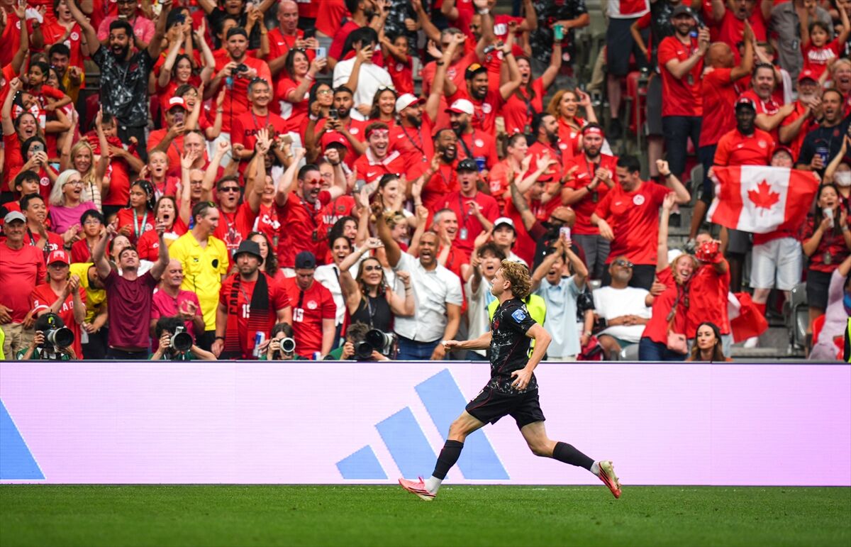 David Hat Trick Yaptı, Katar Dağıldı