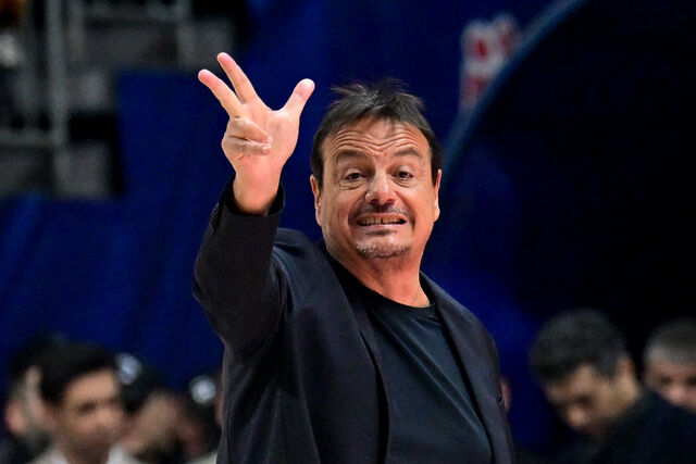 Ergin Ataman Çılgına Döndü! Final Sonrası Yumruk Iddiası 3