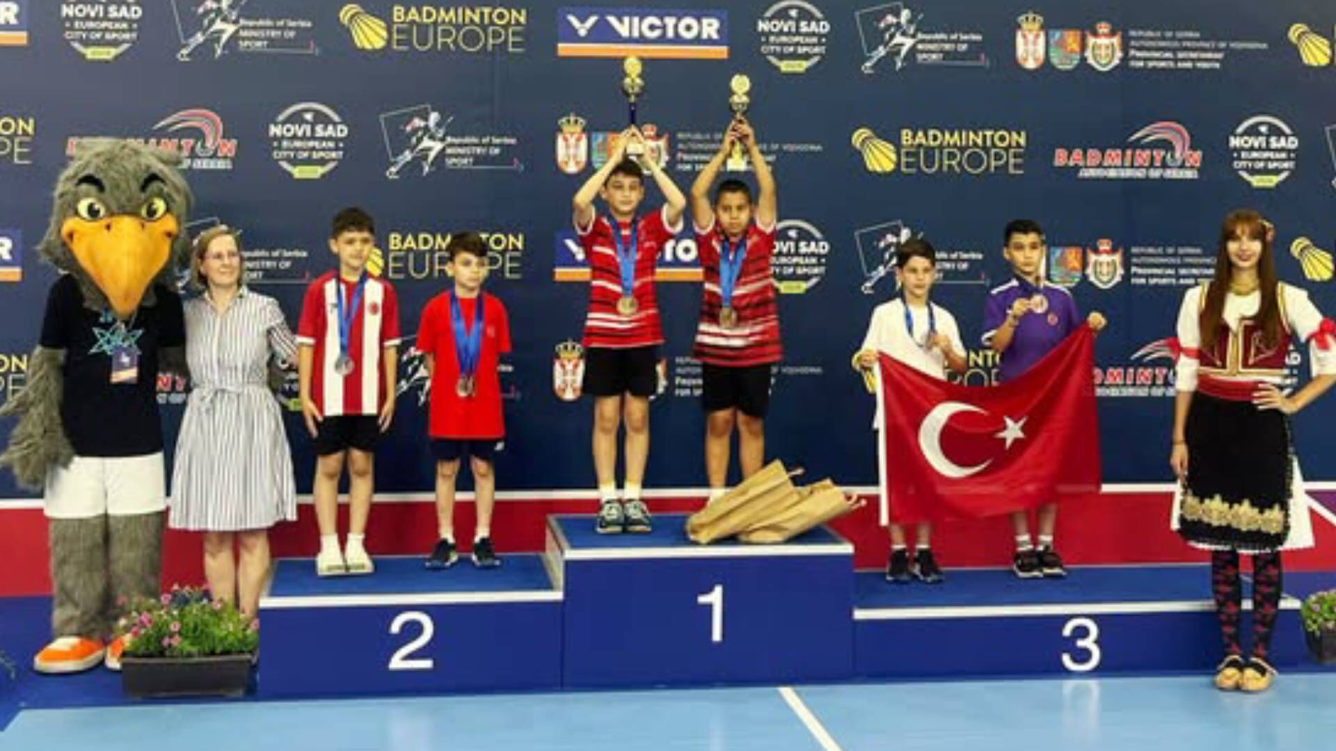 Güney Durdurulamadı! Sırbistan’da Kupayı Kaldırdı 2