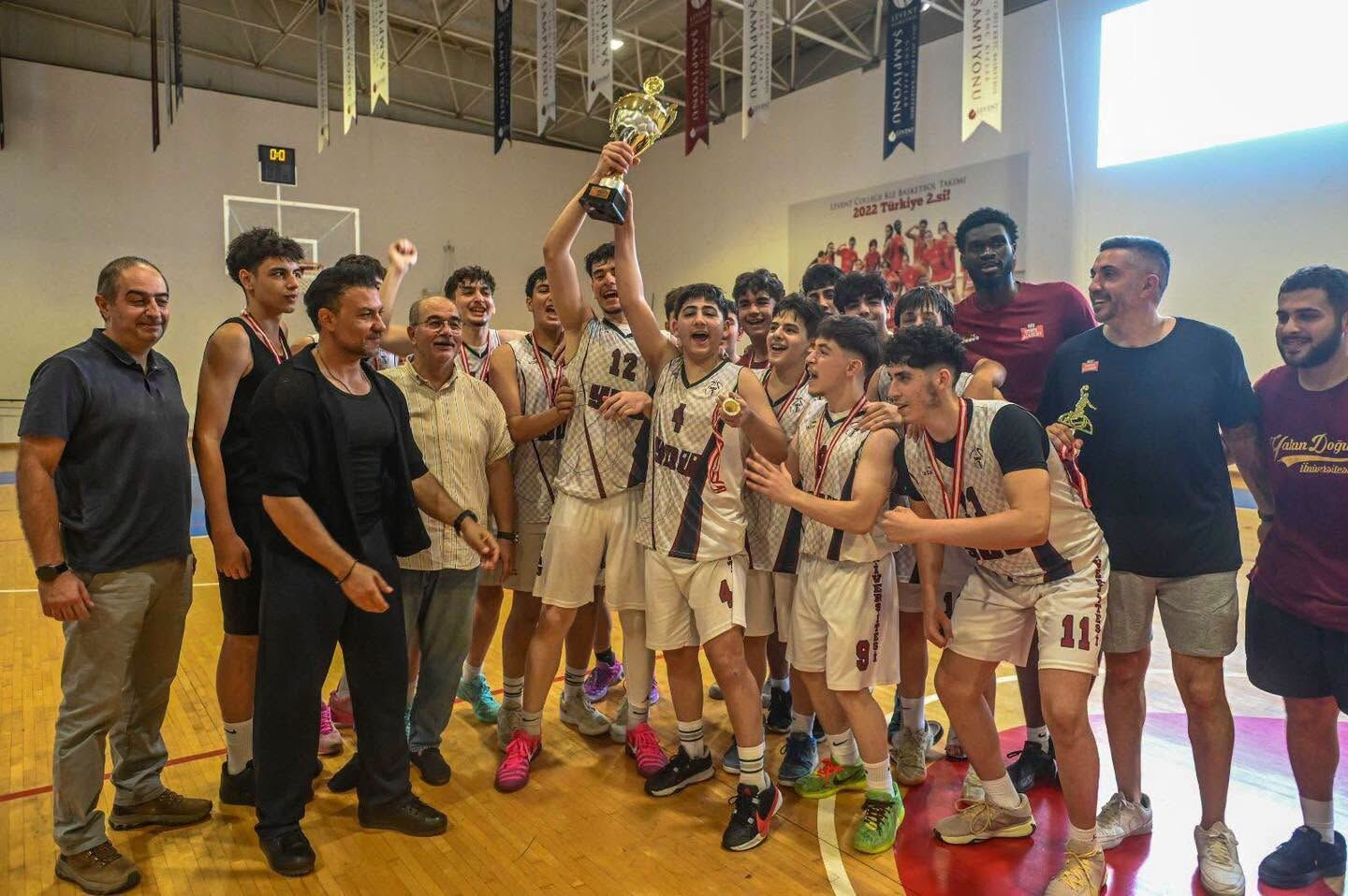 Yakın Doğu U16 Erkekler Ligi’nde Kupaya Uzandı 2