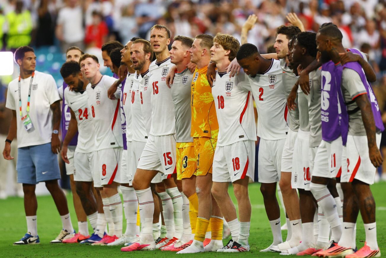 Bellingham Sahneye Çıktı! İngiltere Yarı Final Biletini Aldı 6