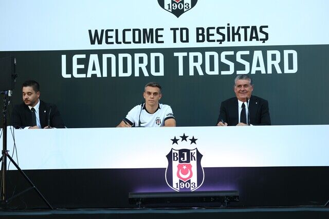 Beşiktaş'ın Yeni Yıldızı Trossard Taraftarla Buluştu