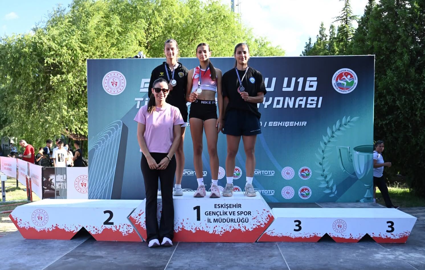 Damla Dönmez Fırtınası!