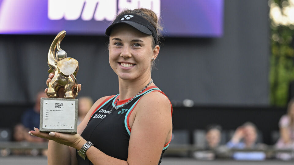 Wimbledon'da Çek Zaferi! Şampiyon Linda Noskova Oldu-1