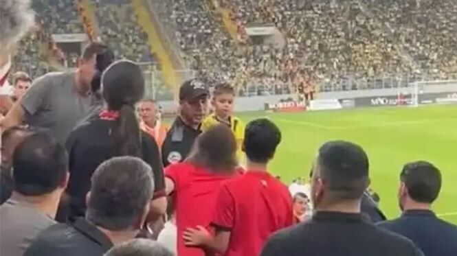 Aslıhan Gürbüz'den Minik Fenerbahçeli Için Sert Tepki 3