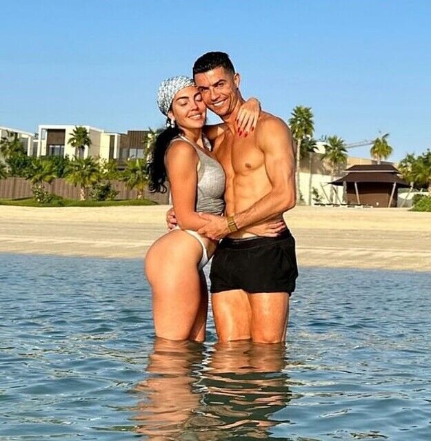 Cristiano Ronaldo'nun Sade Nikahı Sadece Çocukları Vardı 8