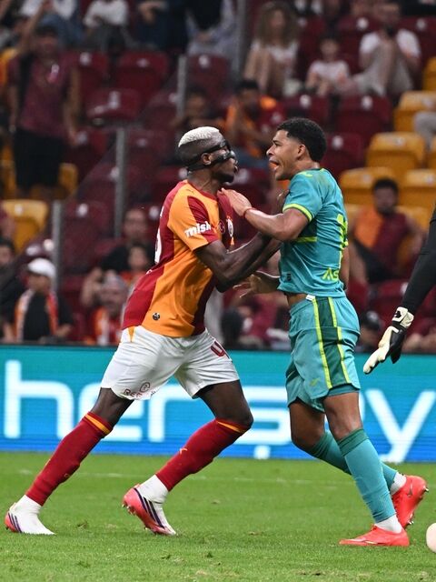 Galatasaray Son Provasını Kaybetti! Yönetim Protesto Edildi 4