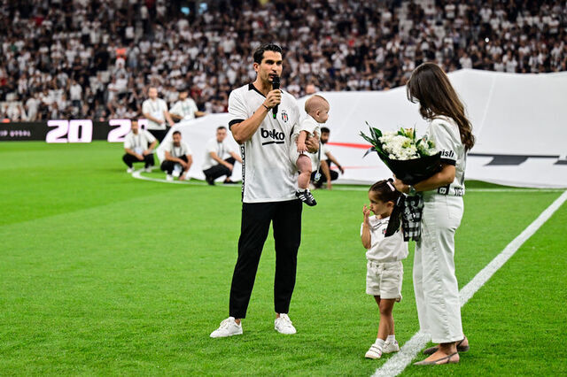 Necip Uysal’dan Beşiktaş’a Duygusal Veda!