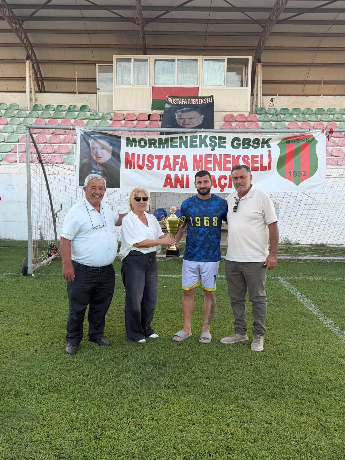 Mustafa Menekşeli Anısına Oynanan Maçta Kazanan Mormenekşe 3