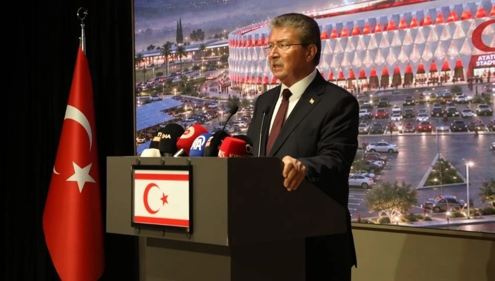 Ünal Üstel,