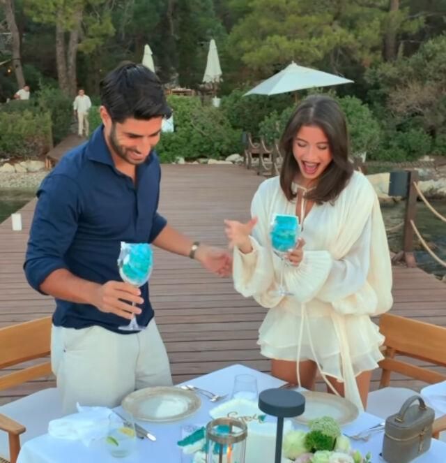 Asensio'dan Aile Büyüyor Paylaşımı