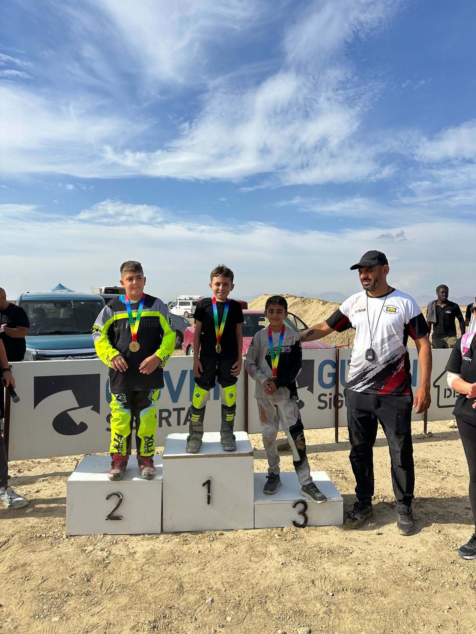 Dilekkaya Motocross Yarışında Yılmaz Küçükoğlu Zirveye Çıktı 1