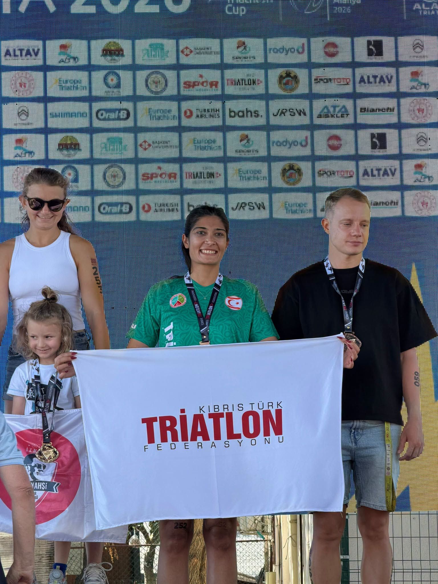 Kıbrıs Türk Triatletlerden Alanya’da Kürsü Başarısı 3