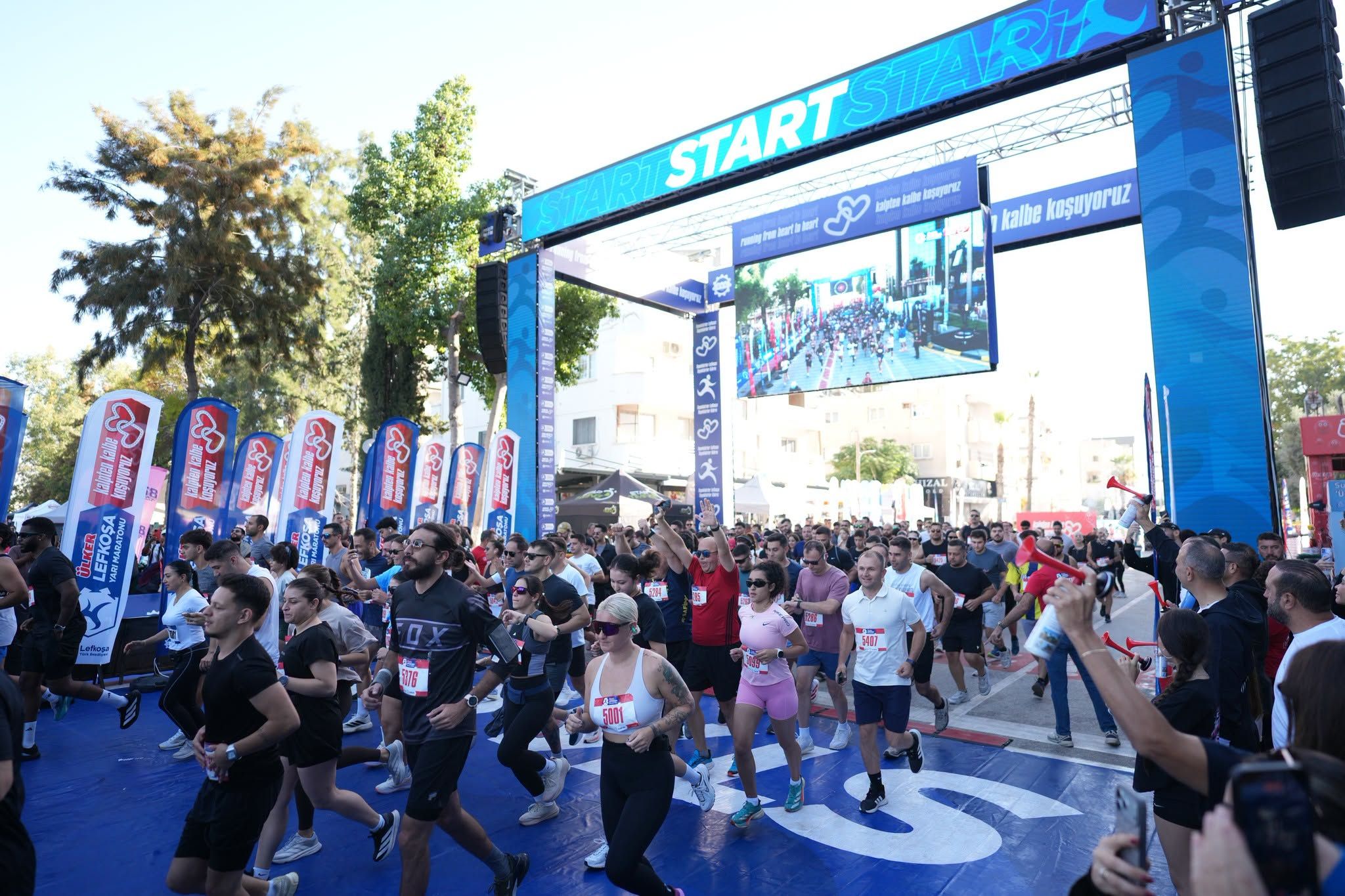 Lefkoşa’da Binlerce Kişi Koştu, Dereceye Girenler Ödüllendirildi 2