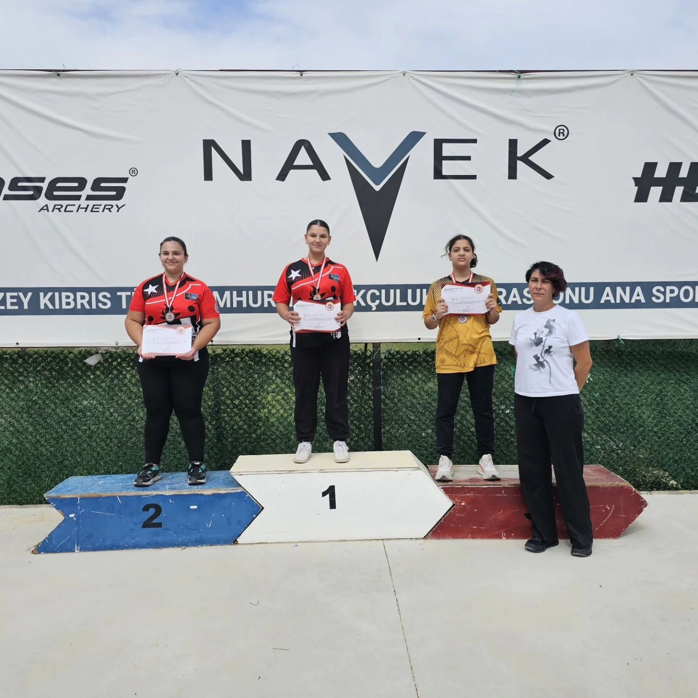 Okçulukta Sezonun Son Yarışında Genç Sporcular Kürsüye Çıktı 7