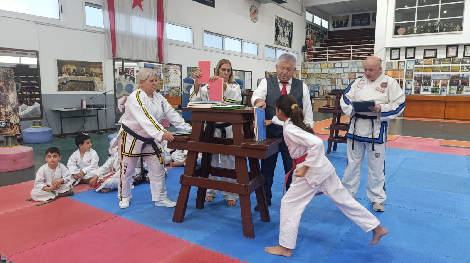 Taekwondo Ve Karate Sporcuları Cumhuriyet Için Yarıştı! 8