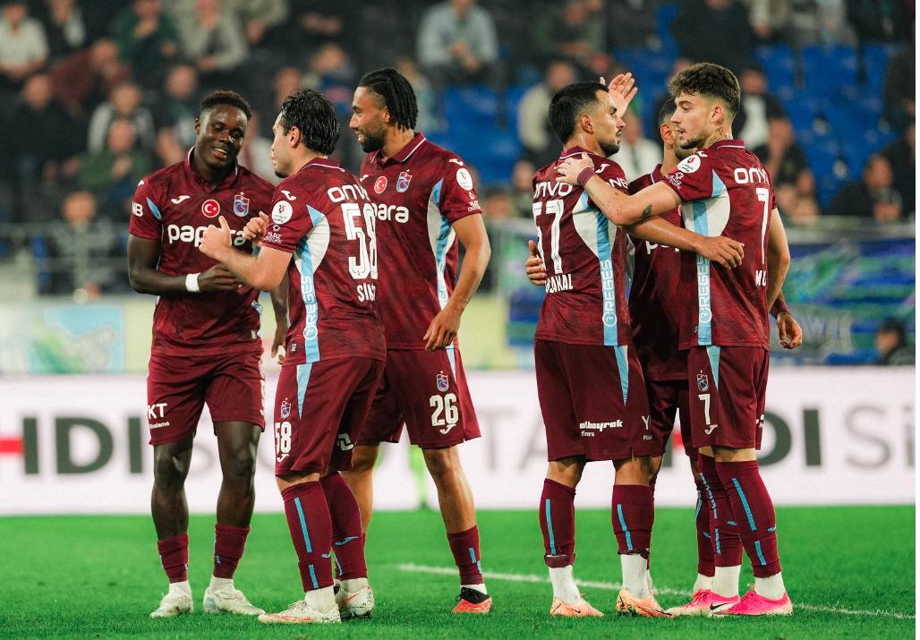 Trabzonspor'dan müthiş geri dönüş! Çaykur Rizespor: 3 - Trabzonspor: 4