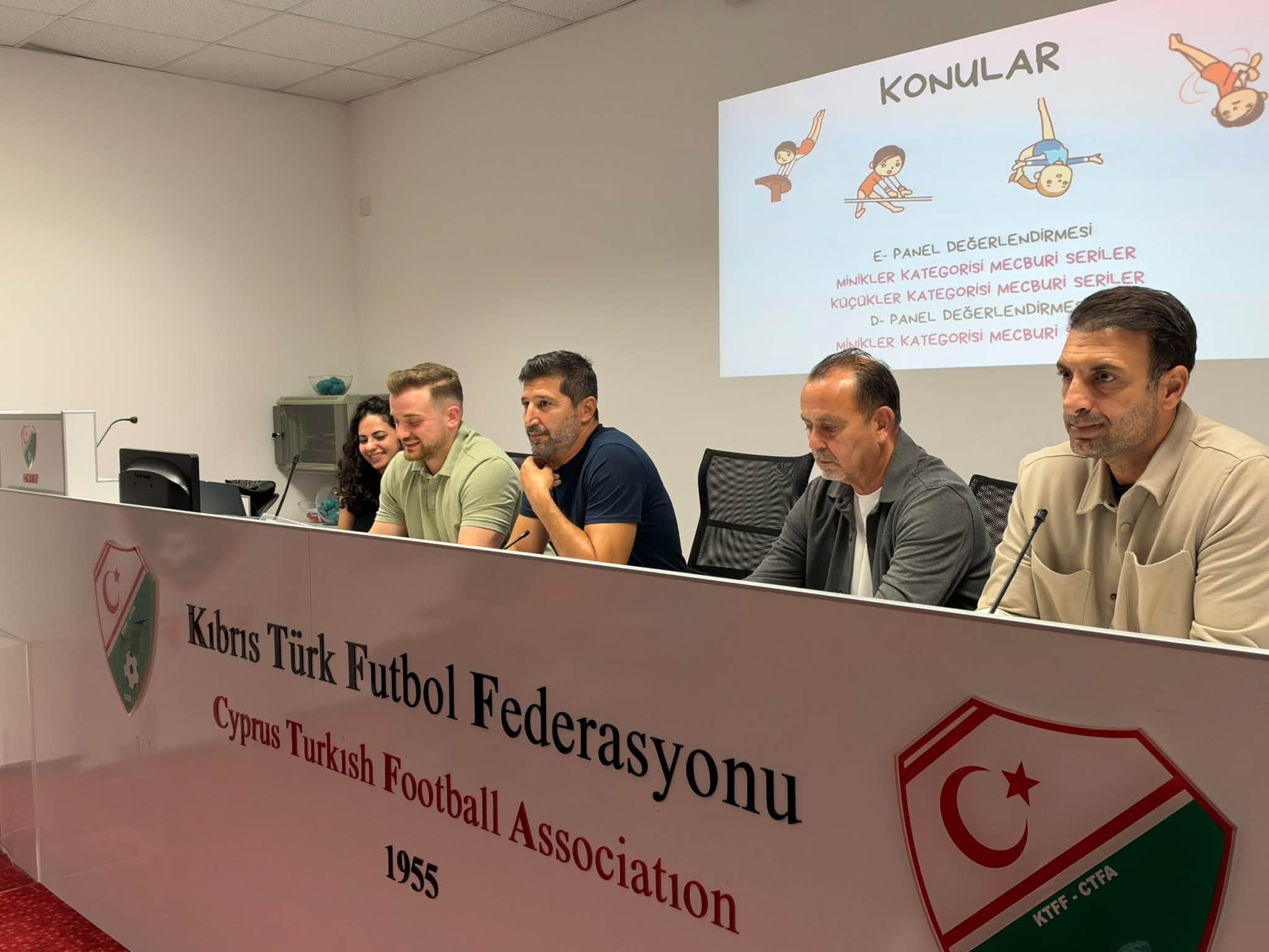 Uluslararası hakemlerimizden antrenörlerimize eğitim
